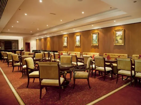 Grand Excelsior Hotel Al Barsha 7