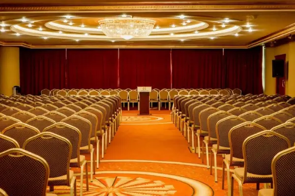 Grand Excelsior Hotel Al Barsha 10